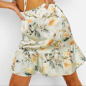 BooHoo Green Floral Print Skirt